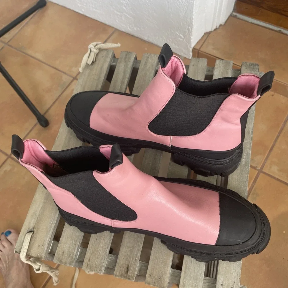 Portland Boot Company Womens 10 Mudguard Chelsea Bootie Lug Platform Sole Pink